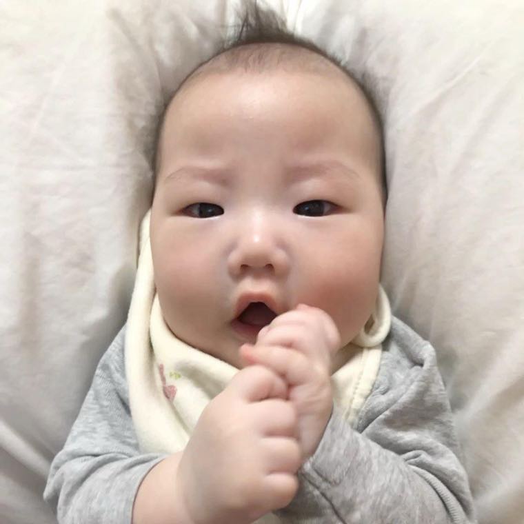 Baby dehydration signs: how to check at home with diaper, pee, tears and the soft spot