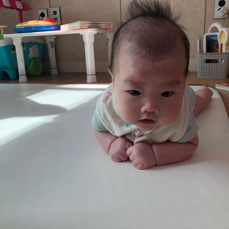 百日の赤ちゃんがもう寝返り、早めの寝返りと必ず整えたい睡眠の安全