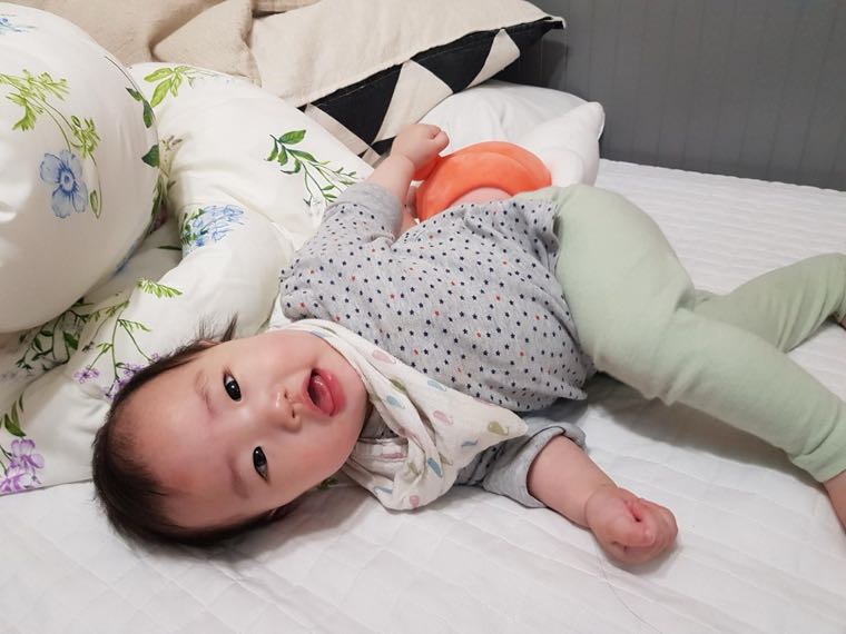 아기 성장 기록 부담 없이 꾸준히 남기는 법 — 하루 사진 한 장이면 충분해요