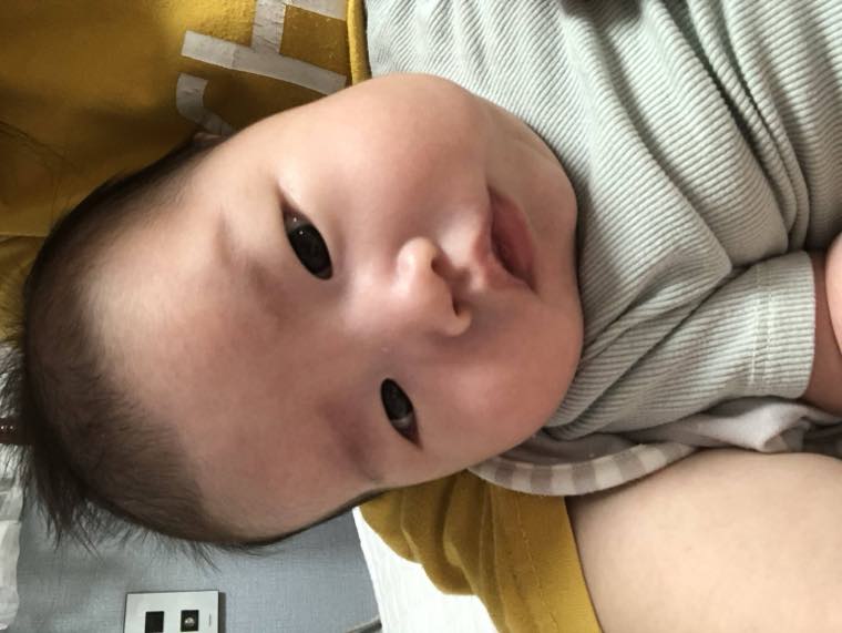 新生児のしゃっくり、こうして止めてみましょう